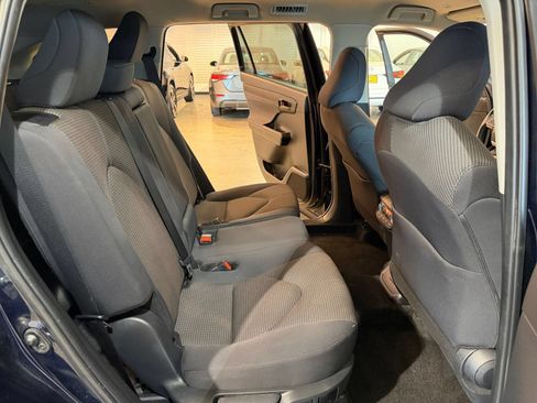 Used 2025 Toyota Highlander LE FWD image 34