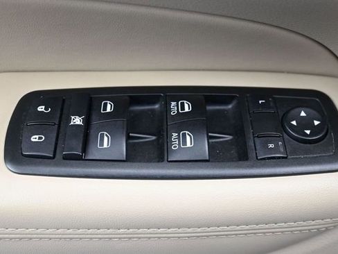 Used 2015 Jeep Grand Cherokee Limited w/ Luxury Group II AWD/4WD image 14