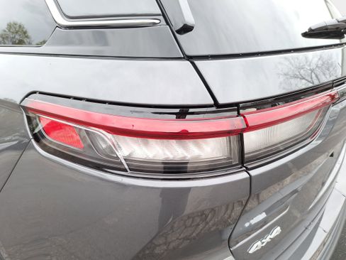 Used 2025 Jeep Grand Cherokee Limited image 34