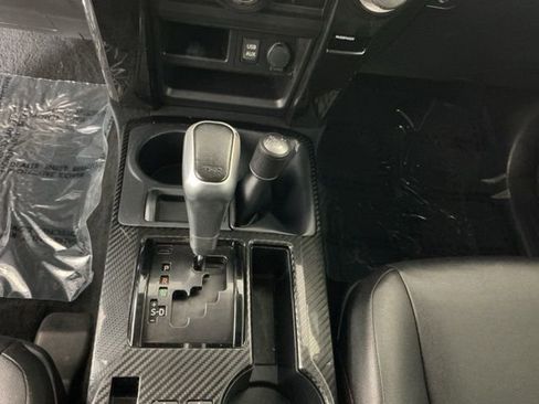 Used 2018 Toyota 4Runner TRD Off-Road Premium image 18