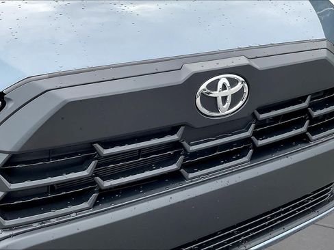 Used 2026 Toyota Corolla Cross L FWD image 29