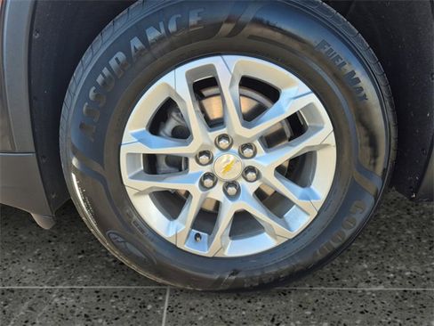 Used 2022 Chevrolet Traverse LS image 14