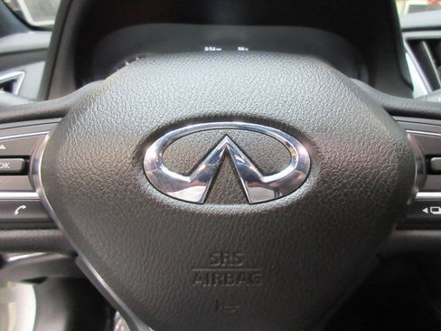 Used 2017 INFINITI Q60 2.0t image 20