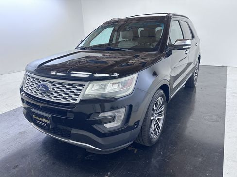 Used 2016 Ford Explorer Platinum AWD/4WD image 4