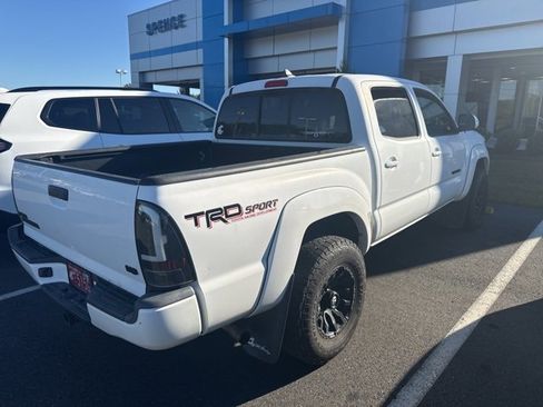 Used 2014 Toyota Tacoma 4x4 Double Cab image 2