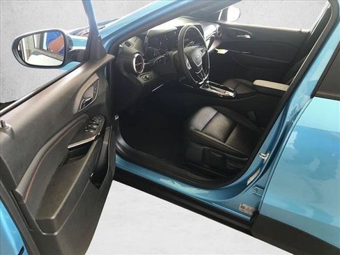 Used 2025 Chevrolet Trax RS w/ Driver Confidence Package FWD image 12