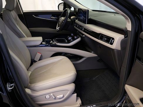 Used 2022 Lincoln Nautilus Reserve w/ Equipment Group 201A image 37