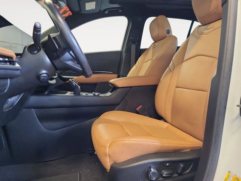 Used 2024 Cadillac XT4 Premium Luxury w/ Technology Package image 10