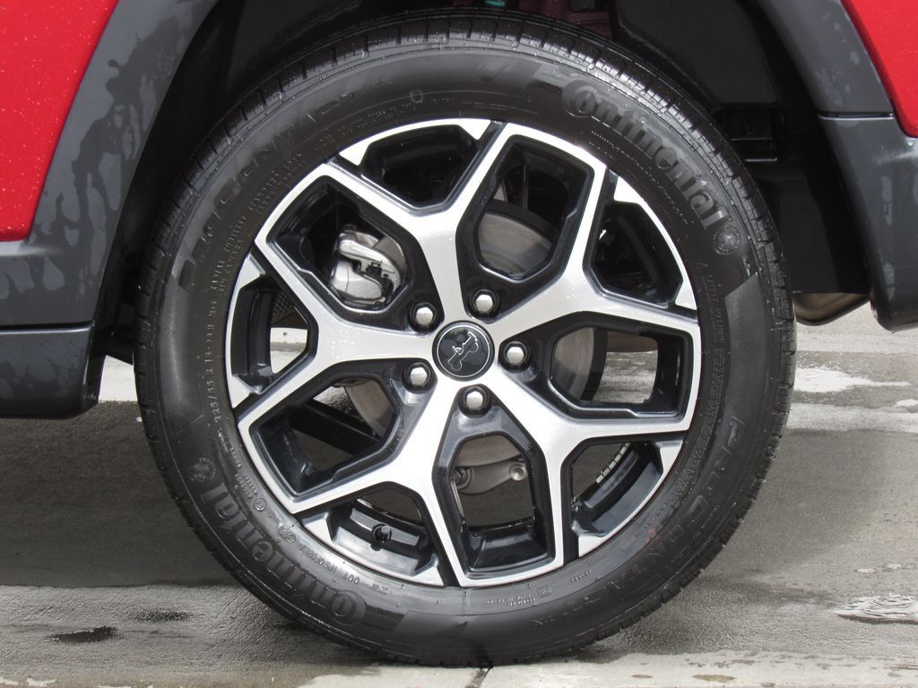 Used 2025 Jeep Compass Limited AWD/4WD image 10