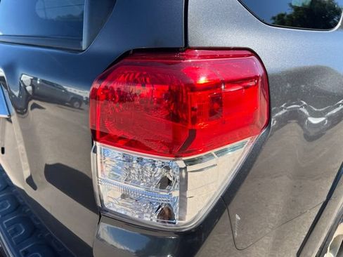 Used 2011 Toyota 4Runner SR5 w/ Convenience Pkg AWD/4WD image 12