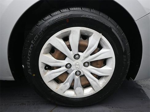 Used 2019 Hyundai Accent SE image 27