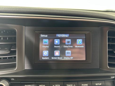 Used 2020 Hyundai Elantra SE FWD image 28