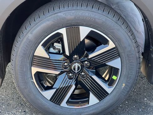 New 2026 Nissan Kicks SV w/ SV Premium Package image 6