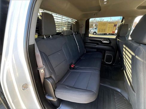 Used 2024 Chevrolet Silverado 2500 LT w/ Convenience Package image 28