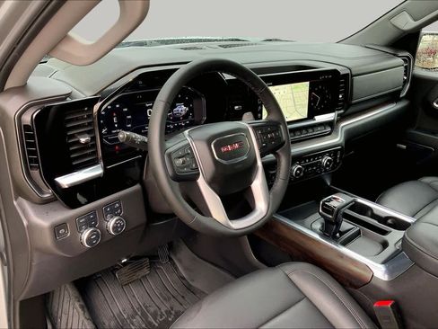 Used 2024 GMC Sierra 1500 SLT AWD/4WD image 18