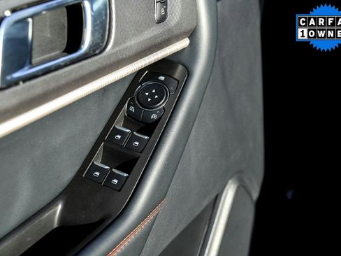 Used 2025 Ford Explorer ST-Line w/ ST-Line Street Pack image 25