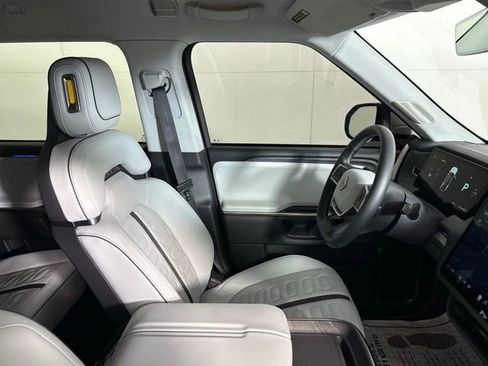 Used 2023 Rivian R1S Launch Edition image 30