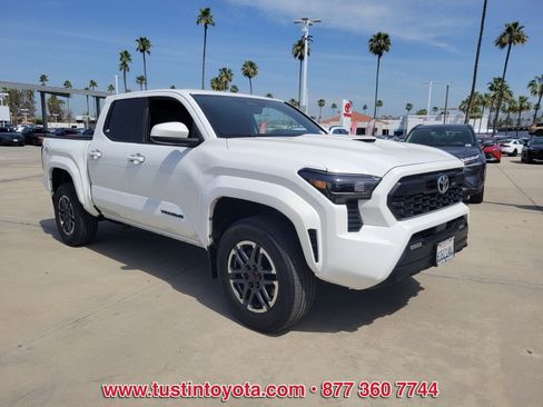 Certified 2024 Toyota Tacoma TRD Sport image 2