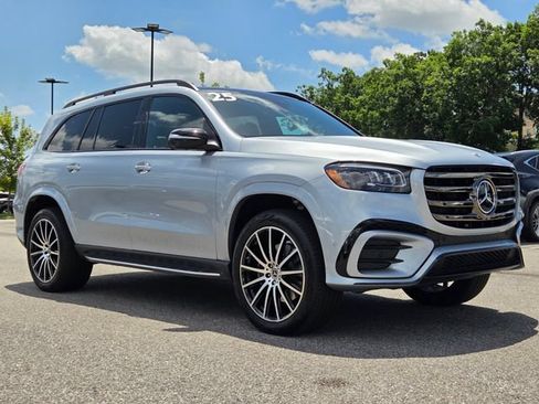 Used 2025 Mercedes-Benz GLS 450 4MATIC image 7
