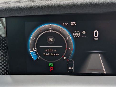 Used 2025 Volkswagen Tiguan SE AWD/4WD image 31