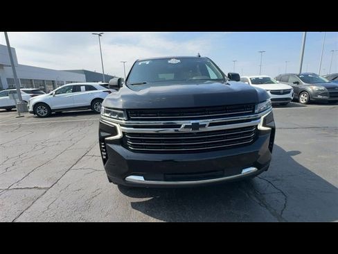 Certified 2022 Chevrolet Tahoe LT w/ Luxury Package AWD/4WD image 3