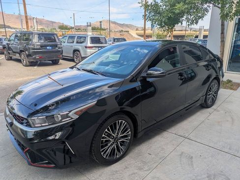 Used 2023 Kia Forte GT-Line w/ GT-Line Premium Package FWD image 3