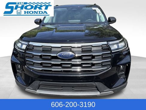 Used 2025 Ford Explorer Active w/ Active Comfort Package AWD/4WD image 2