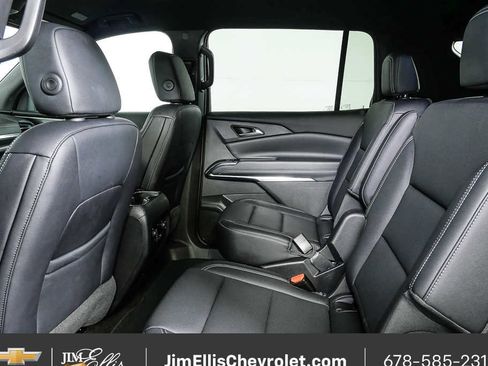 Certified 2025 Chevrolet Traverse LT image 18