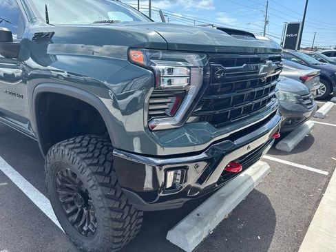 Used 2025 Chevrolet Silverado 2500 LT w/ Trail Boss Package AWD/4WD image 2