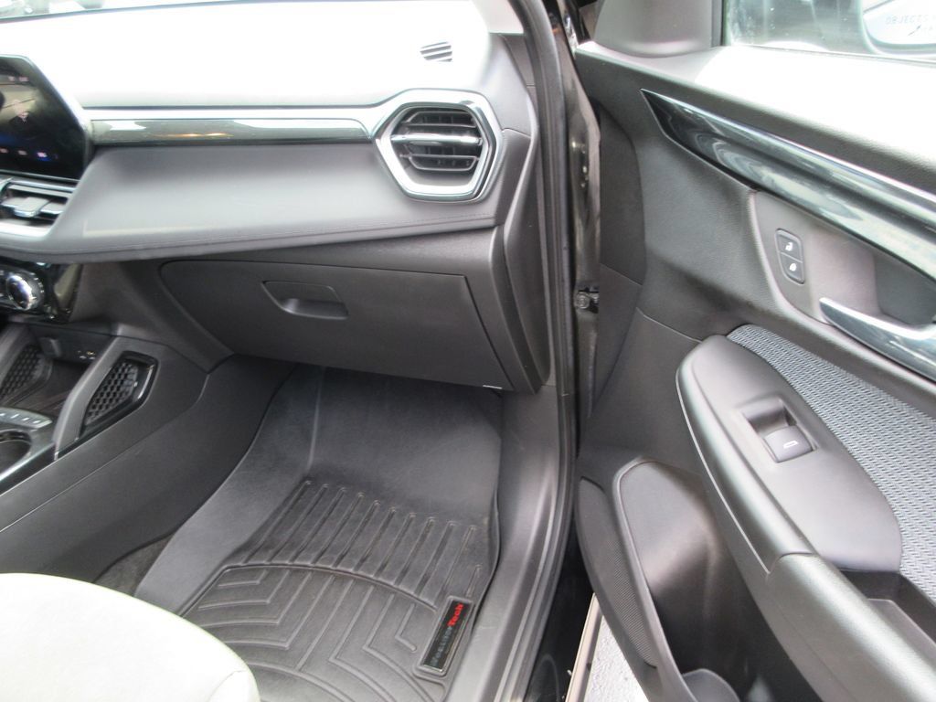 Certified 2024 Chevrolet TrailBlazer LT w/ Convenience Package FWD image 18