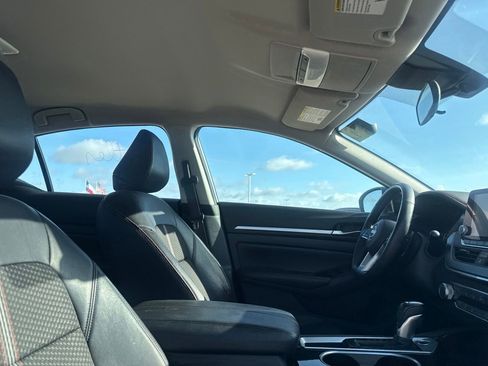 Certified 2025 Nissan Altima 2.5 SR FWD image 28