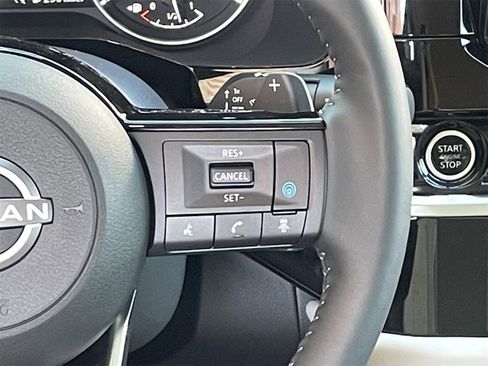 New 2025 Nissan Pathfinder SL image 30