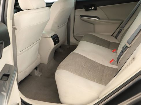 Used 2014 Toyota Camry XLE w/ Moonroof Package image 28