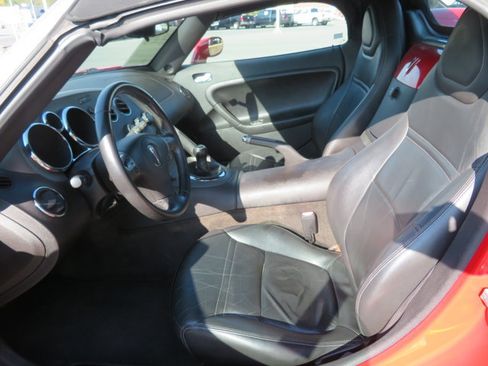 Used 2006 Pontiac Solstice Convertible w/ Premium Package image 9