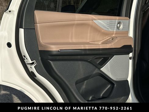 New 2026 Lincoln Navigator Black Label AWD/4WD image 12