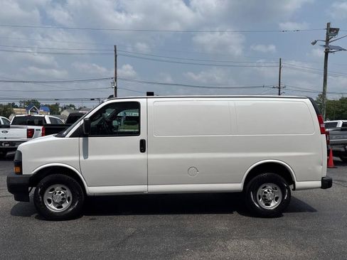 Used 2020 Chevrolet Express 2500 w/ Driver Convenience Package image 4