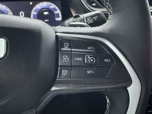 Used 2025 Jeep Grand Cherokee L Limited AWD/4WD image 20