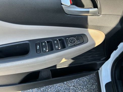 Used 2023 Hyundai Santa Fe SEL image 18