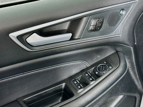 Used 2024 Ford Edge Titanium image 15