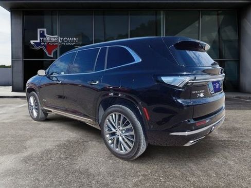 Used 2025 Buick Enclave Avenir w/ Super Cruise Package image 6