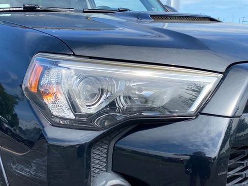 Used 2020 Toyota 4Runner TRD Off-Road AWD/4WD image 10