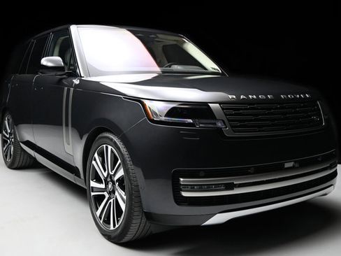 Used 2023 Land Rover Range Rover SE image 31