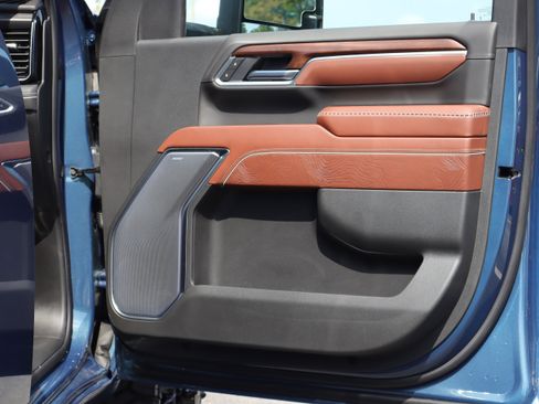 Used 2026 GMC Sierra 3500 Denali Ultimate image 29