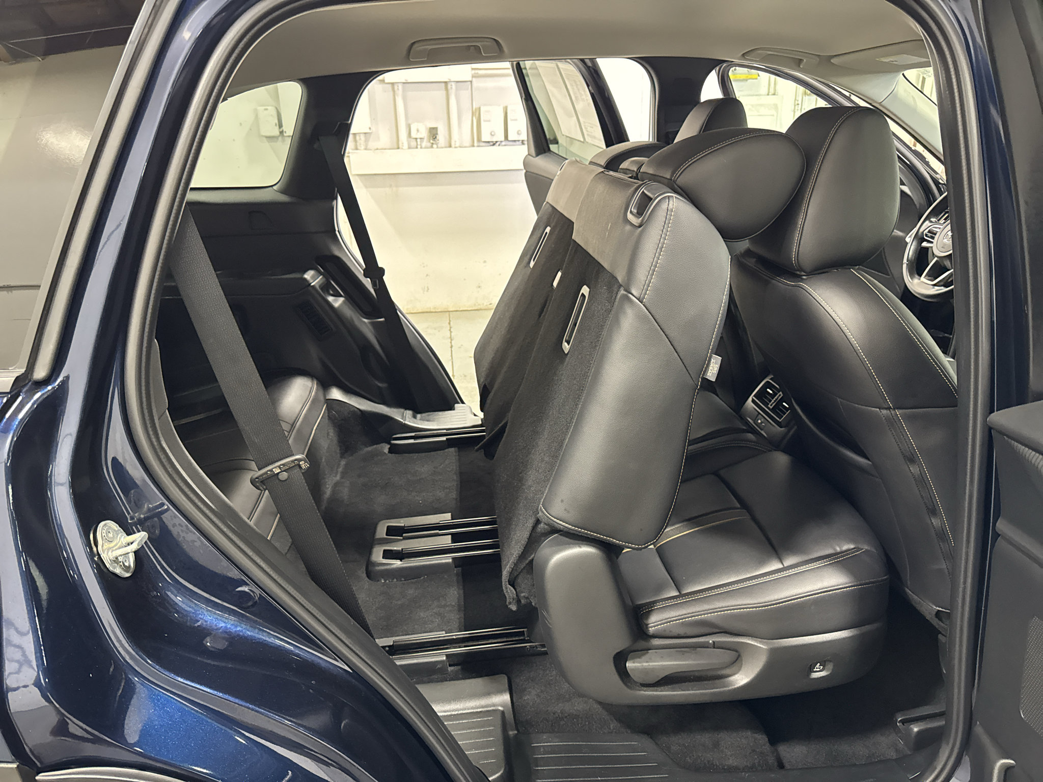 Used 2025 MAZDA CX-90 3.3 Turbo w/ Select Package AWD/4WD image 30
