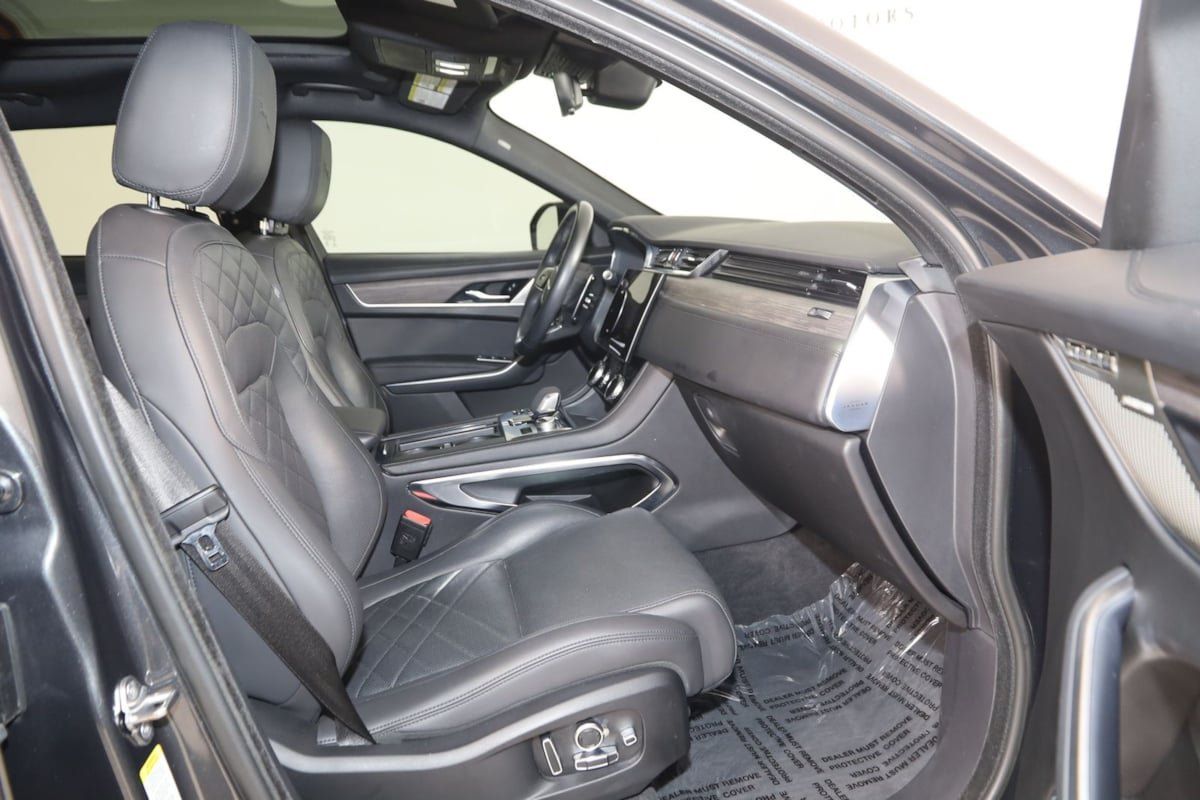 Used 2023 Jaguar F-PACE S AWD/4WD image 13