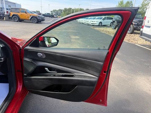 Used 2023 Hyundai Elantra Limited FWD image 47