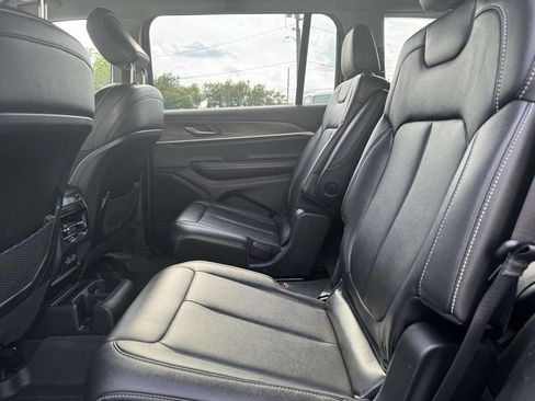 Used 2023 Jeep Grand Cherokee L Limited AWD/4WD image 13