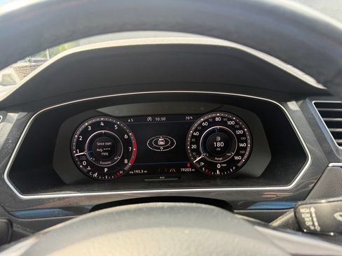 Used 2018 Volkswagen Tiguan SEL Premium AWD/4WD image 12