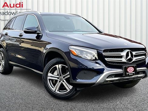 Used 2018 Mercedes-Benz GLC 300 4MATIC image 3