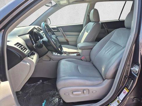 Used 2013 Toyota Highlander Limited FWD image 11